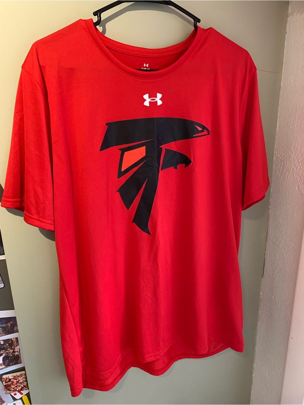 Under Armour Men’s Red  Atlanta Falcons Graphic Performance T-Shirt
